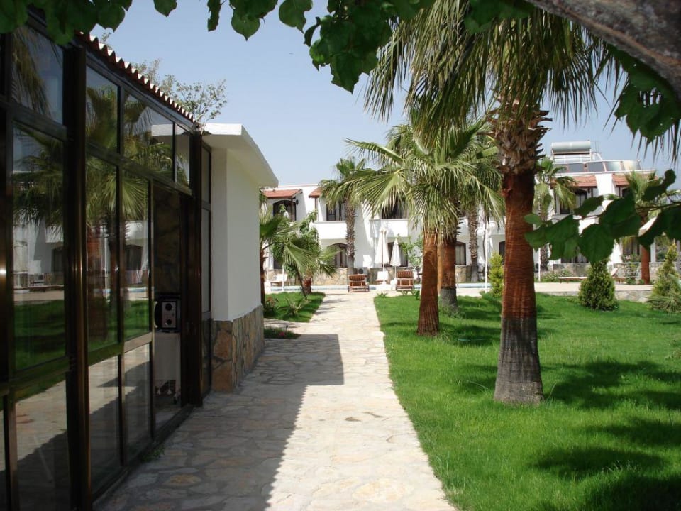 Links Innenrestaurant, Weg Richtung Zimmer Xanthos Boutique Hotel Patara