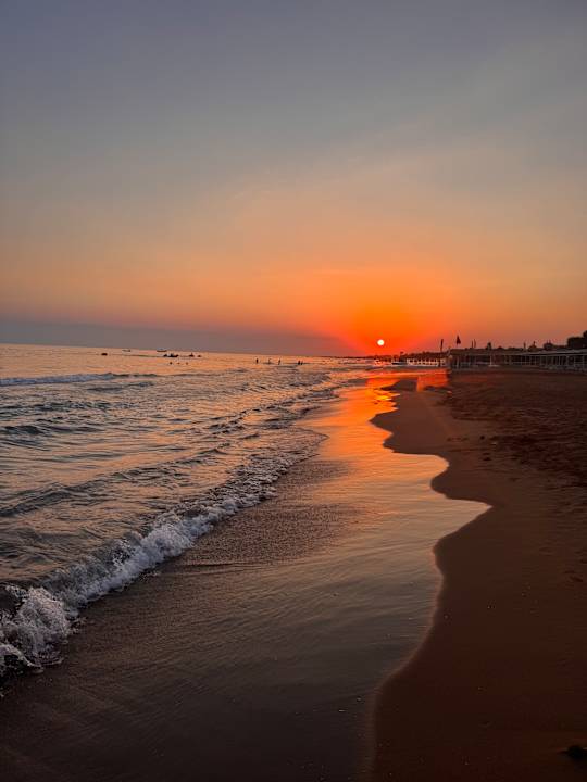 Strand Alba Queen Hotel