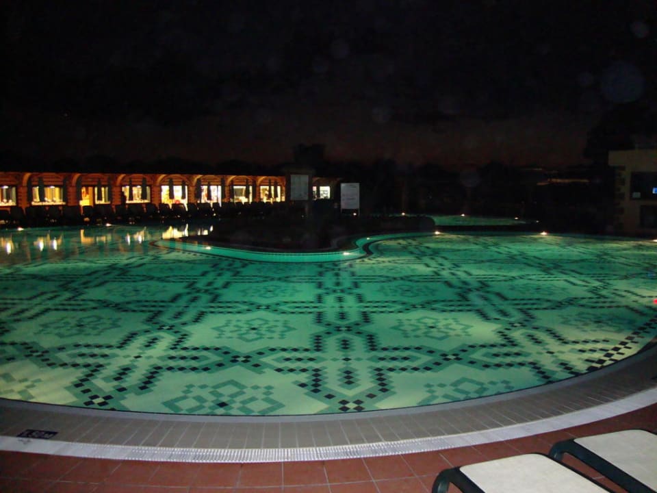 Pool am Abend Ali Bey Club
