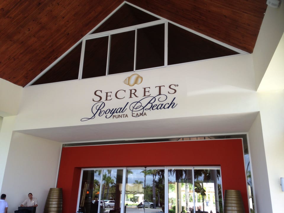 Haupteingang Secrets Royal Beach Punta Cana - Adults only