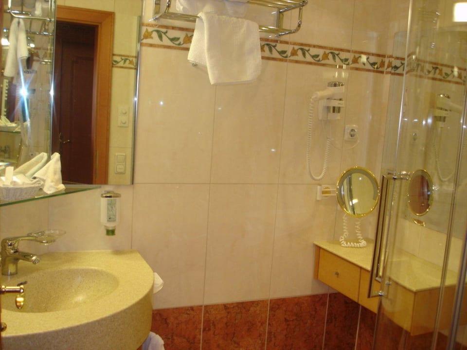 Bad DAS EDELWEISS Salzburg Mountain Resort