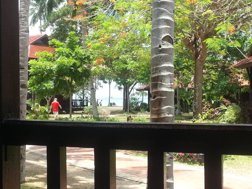 Ausblick von unserem Balkon Pelangi Beach Resort & Spa