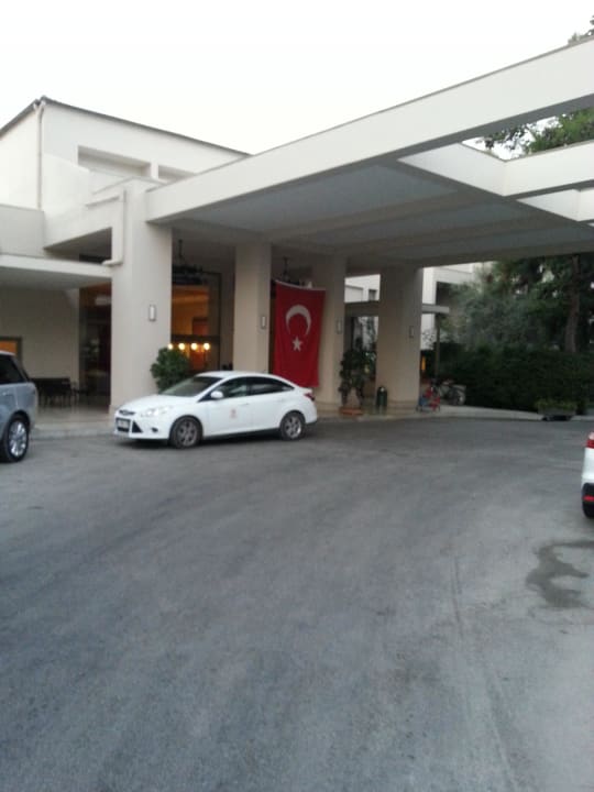 Hotelzufahrt Barut Hemera
