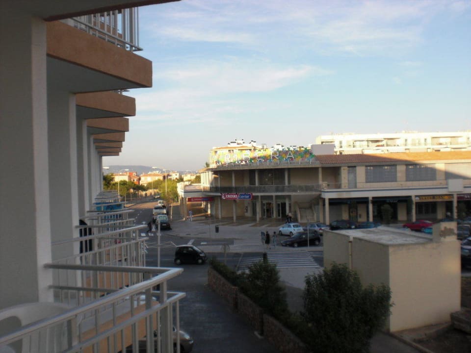 Einkaufsmöglichkeit HM Tropical