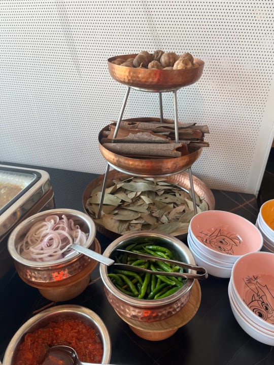 Gastro The WB Abu Dhabi, Curio Collection By Hilton