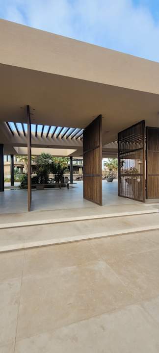 Lobby Pnoe Breathing Life