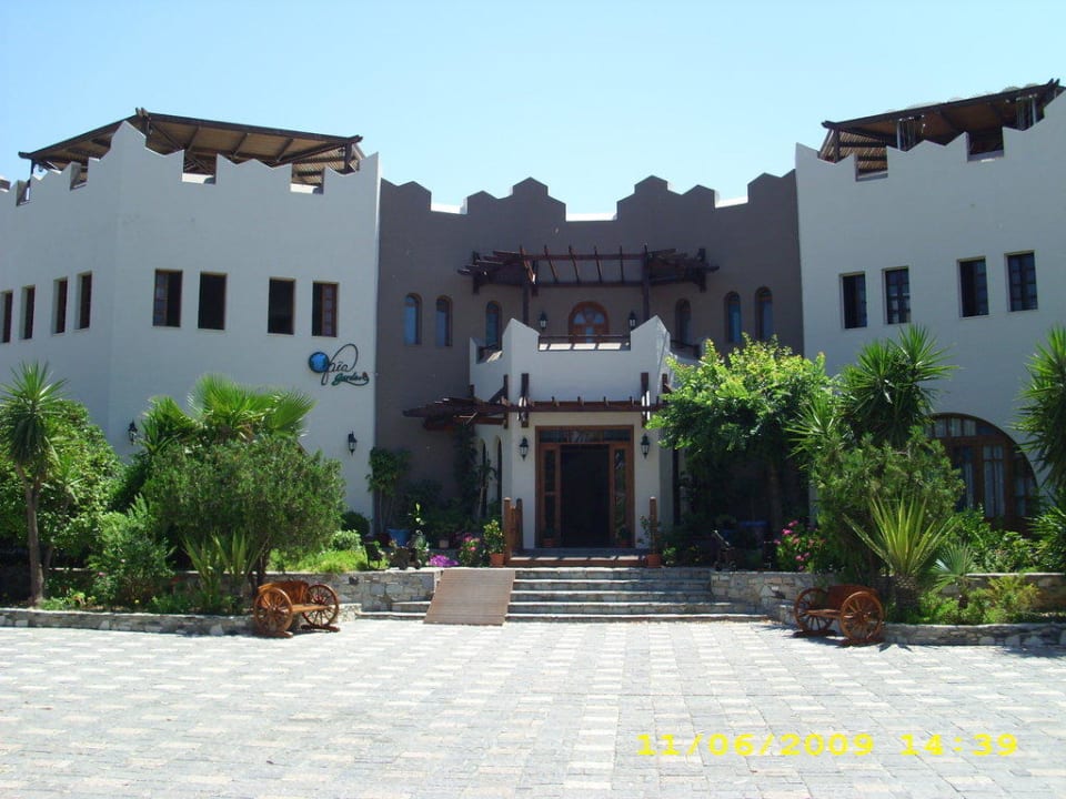 Hoteleingang Gaia Garden Hotel