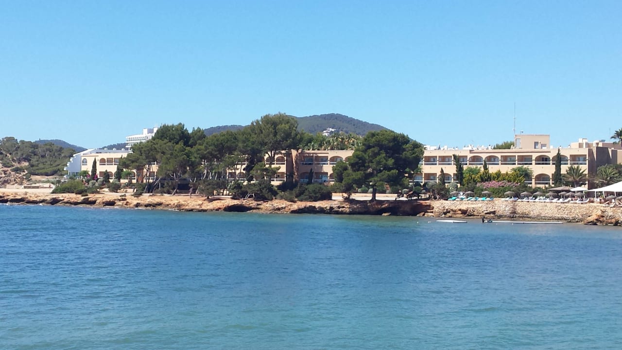 Außenansicht auf dem Weg zur Niu Blau Grupotel Santa Eularia & Spa - Adults only