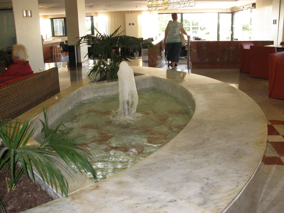 Springbrunnen in der Lobby Alua Illa de Menorca