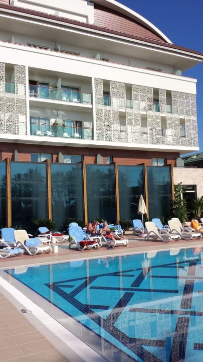 Hotel und Pool Sentido Trendy Verbena Beach
