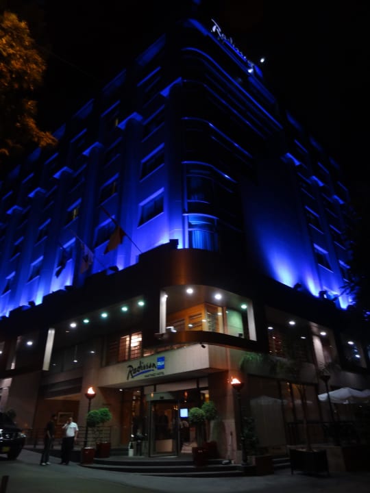 Radisson Martinez wieczorem Radisson Blu Hotel, Martinez Beirut