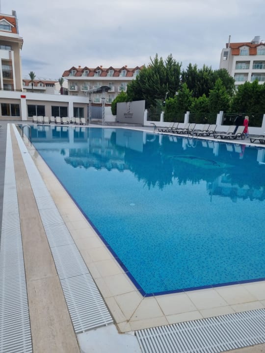 Pool Side Story Resort & Spa