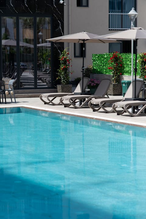 Pool Hotel Apart Resilient
