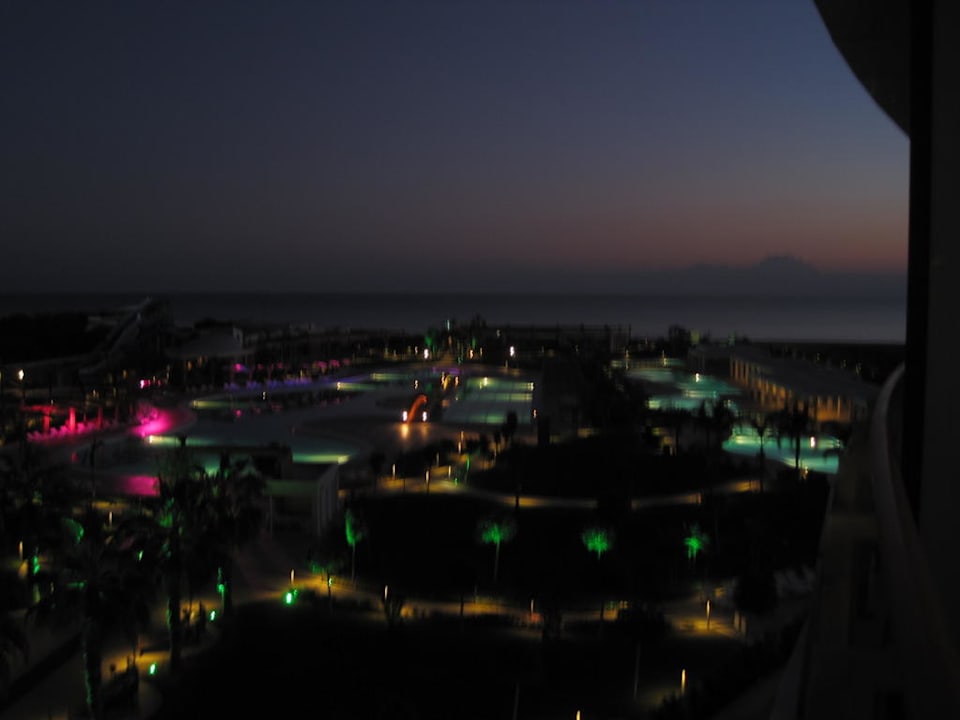 Ausblick Gartenanlage Sonnenuntergang Hotel Baia Lara