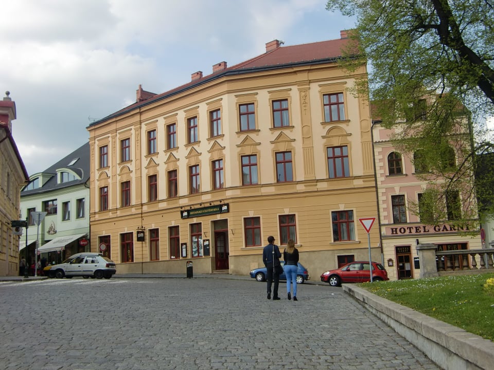 Hotel, das grüne Haus links Hotel U Vlasskeho Dvora