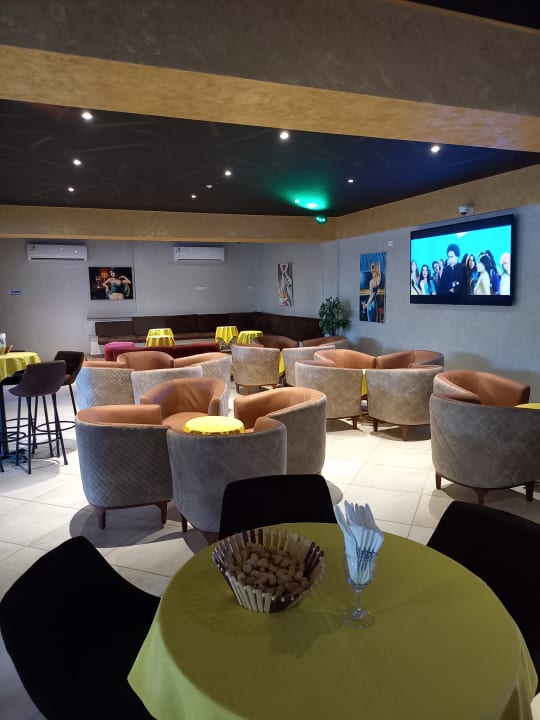 Gastro Three Corners Sea Beach Resort