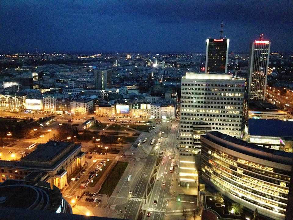 Nächtlicher Ausblick InterContinental Warszawa