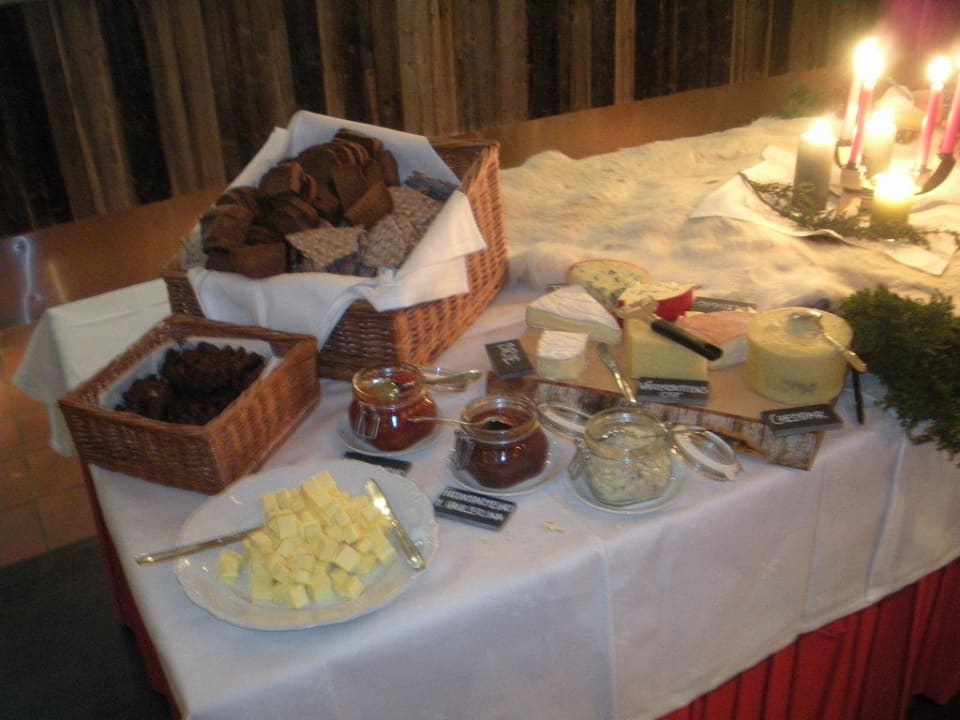Käsebüffet Schwedisches Fest Hotel Laponia