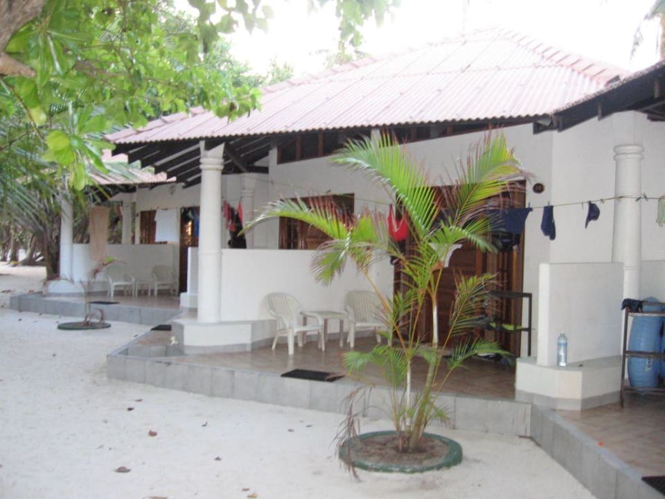 Superiorbungis Embudu Village