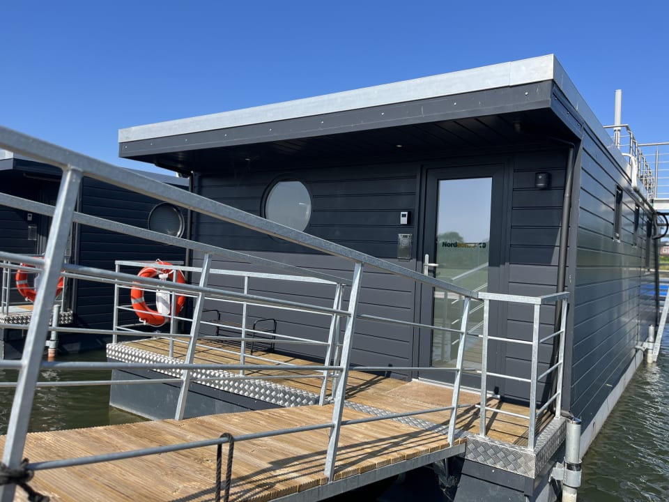 Außenansicht Hausboote Wangermeer
