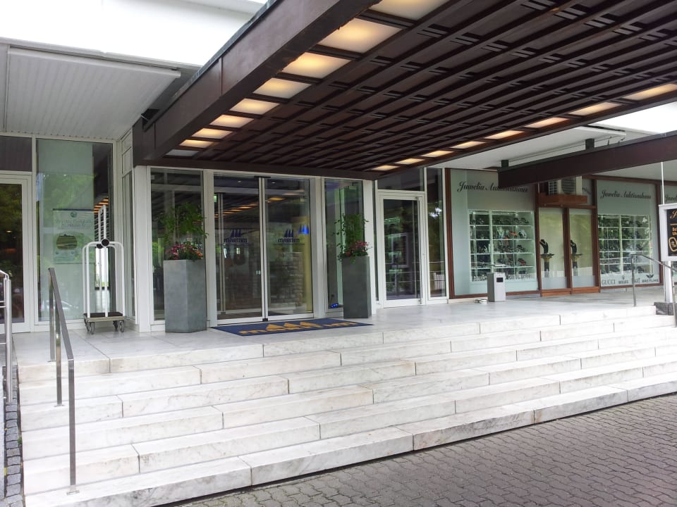 Hoteleingang Maritim Seehotel Timmendorfer Strand
