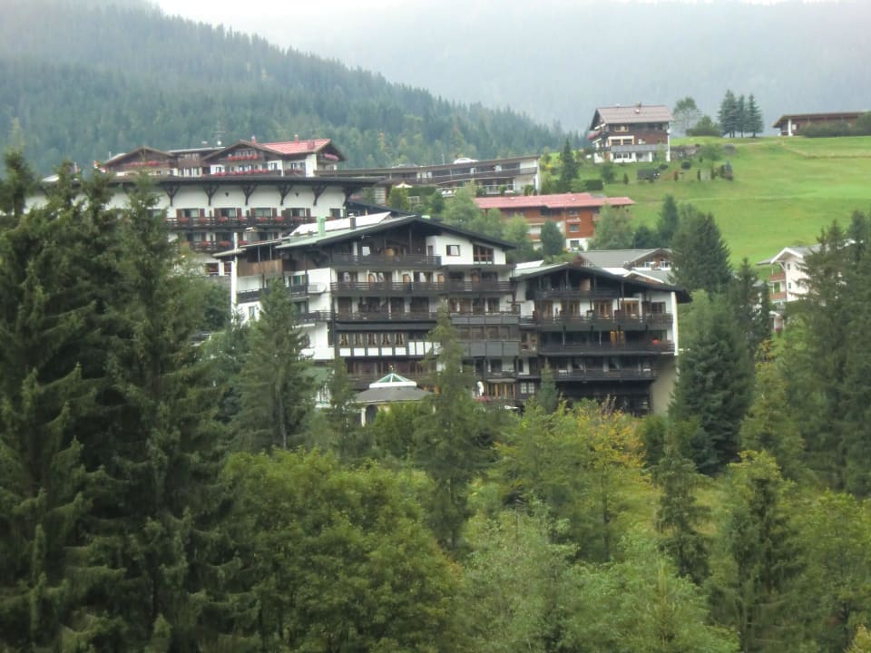 Hotelrückseite Verwöhn- und Wellnesshotel Walserhof