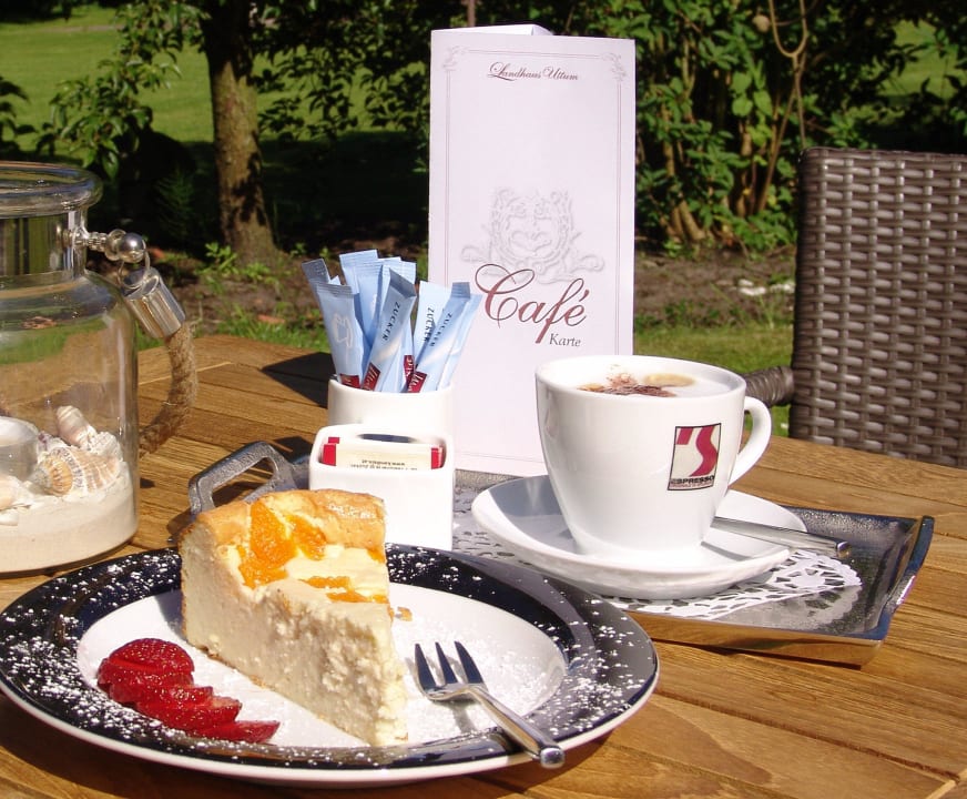 Kaffee und Kuchen Hotel Garni Landhaus Uttum