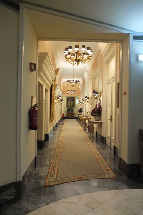 Einer der Flure Hotel Avenida Palace
