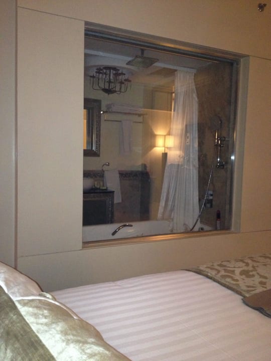 Blick vom Bett aus das Badezimmer Kaisol Romance Resort