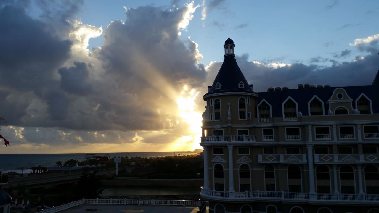 Blick vom Balkon  Haydarpasha Palace