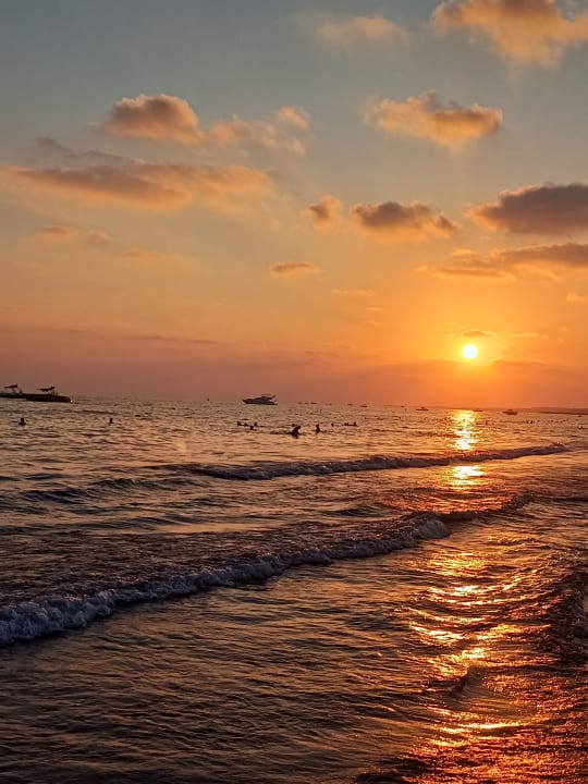 Strand Iz Flower Side Beach Hotel