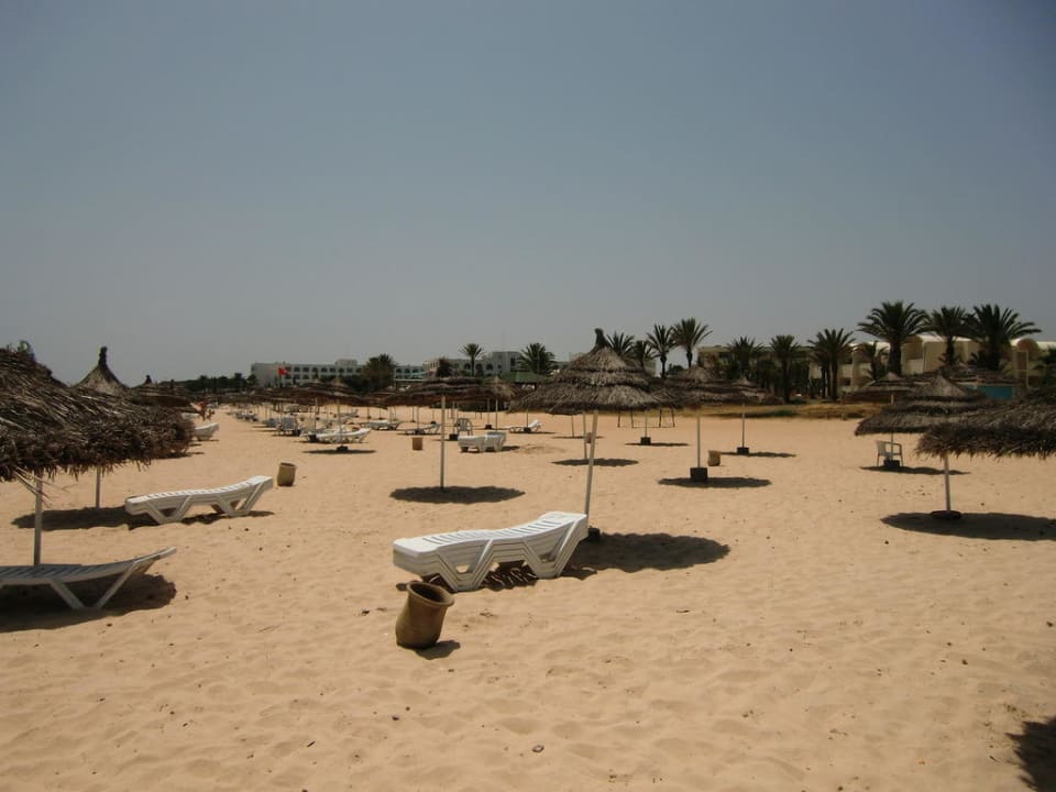 Hotelstrand Dar Khayam / 15:15 Uhr im Juli 2011 Dar Khayam