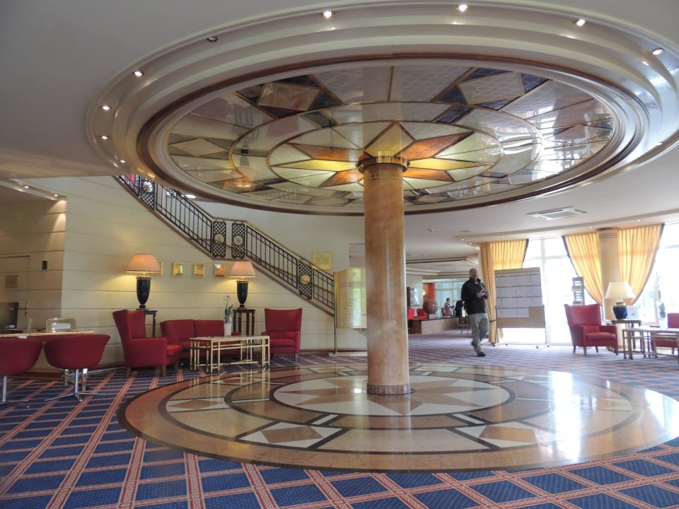 Lobby Hotel The Monarch