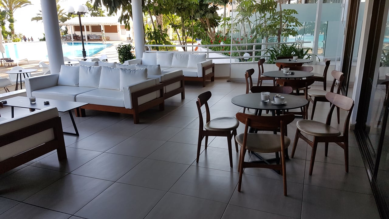 Gastro Crystal Springs Beach Hotel