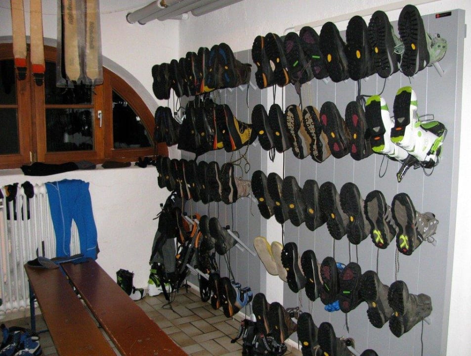 Schuhraum mit beheizter Trocknung Schwarzwasserhütte DAV