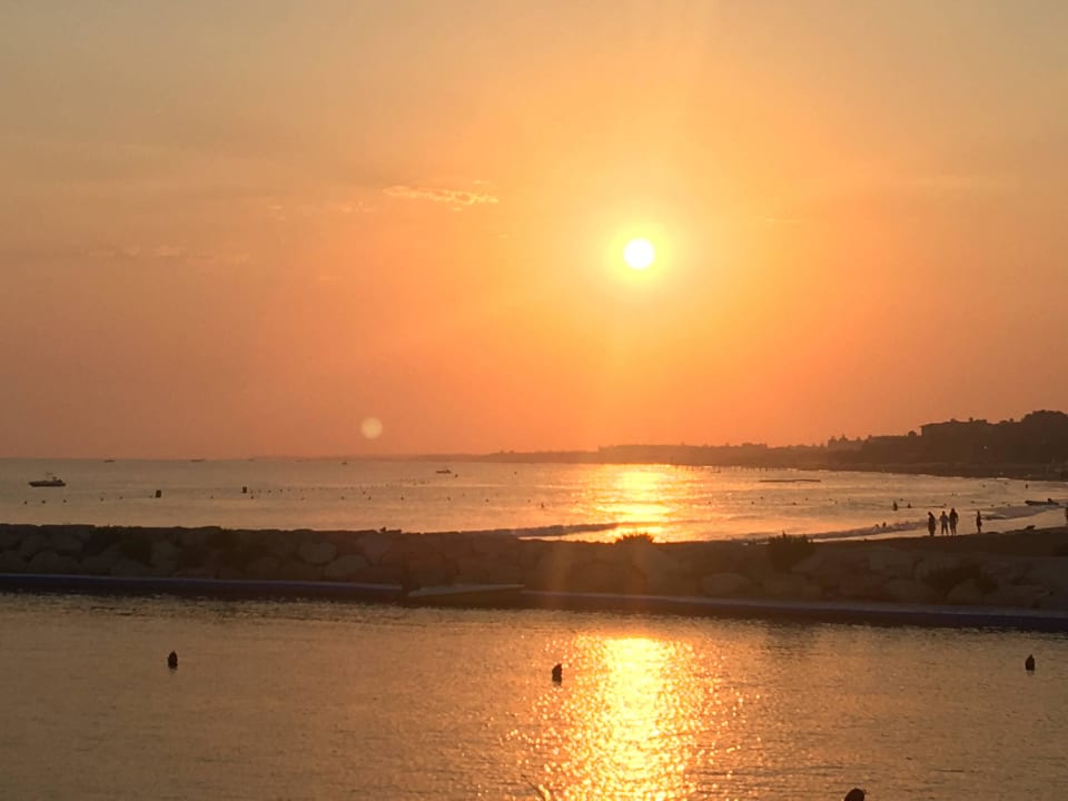 Paar Meter vom Hotelstrand der Hafen von Evrenseki Hane Family Resort