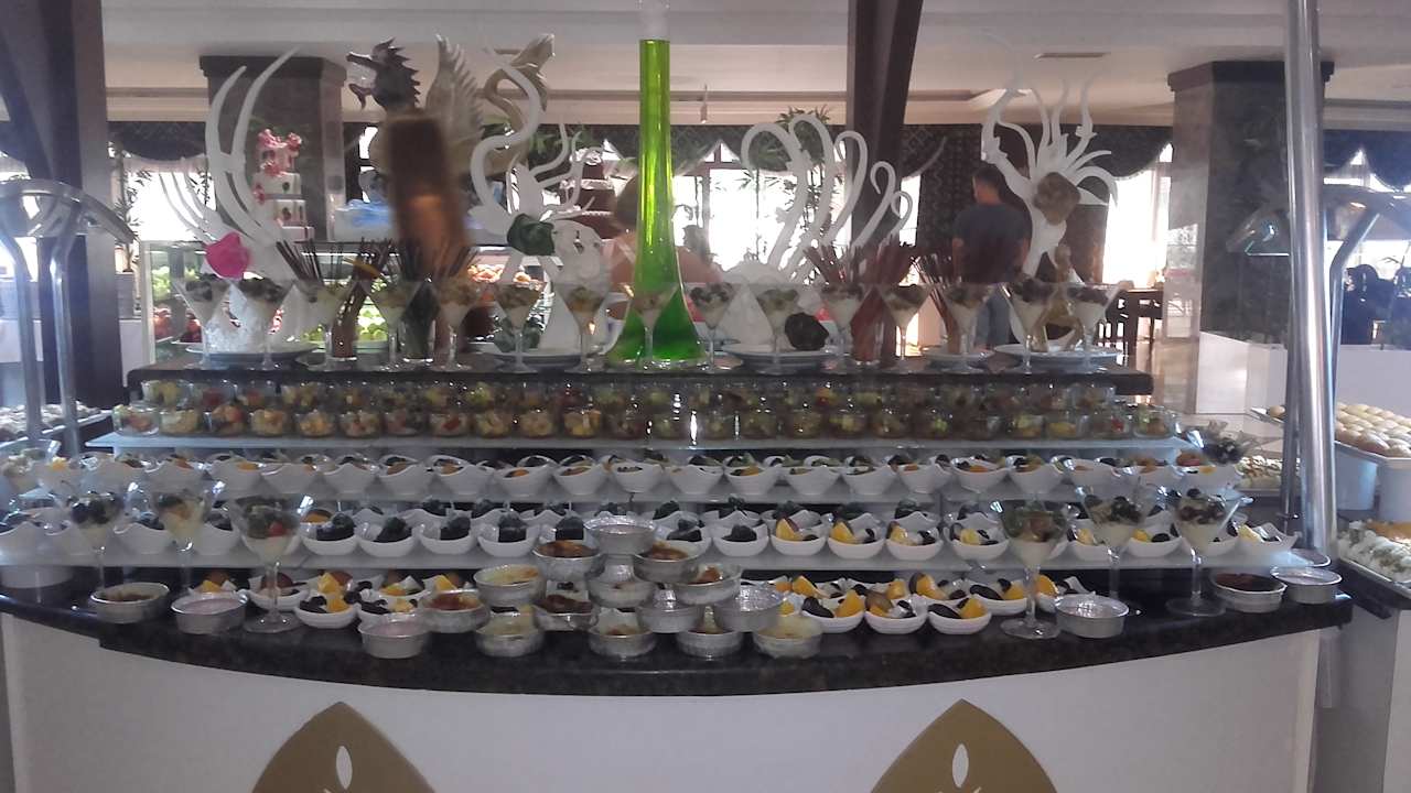 Restaurant Side Royal Paradise Hotel