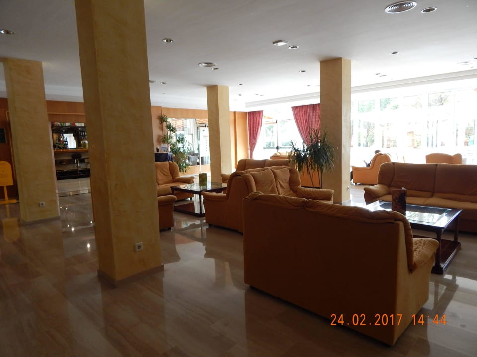 Lobby Valentin Reina Paguera
