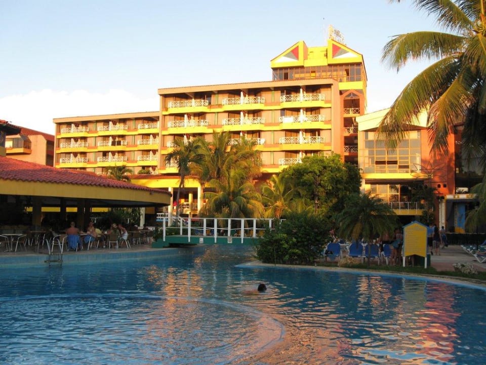 Abend am Pool Hotel Villa Cuba