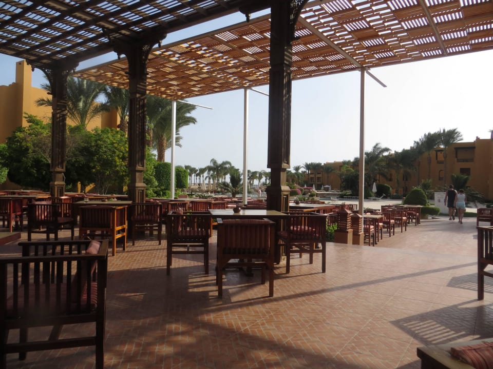Terrasse zum draussen sitzen, Blick um Meer Stella Beach Resort & Spa Makadi Bay