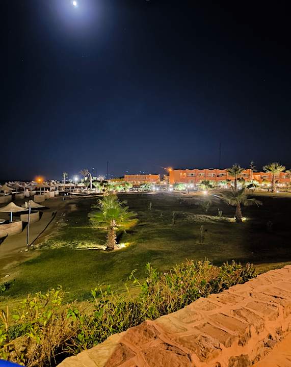 Gartenanlage Three Corners Happy Life Beach Resort