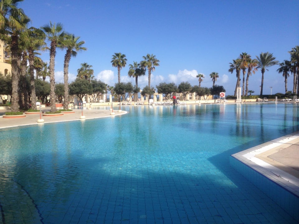 Pool Hilton Malta