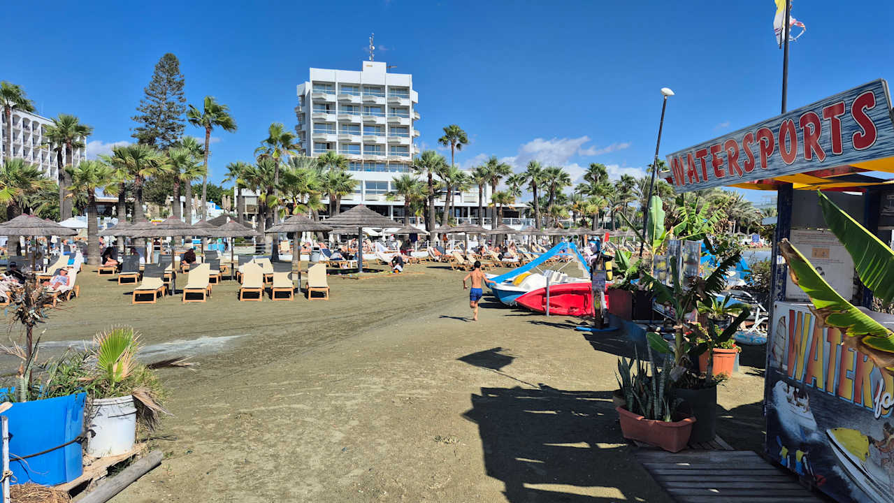 Strand The Golden Bay Beach Hotel