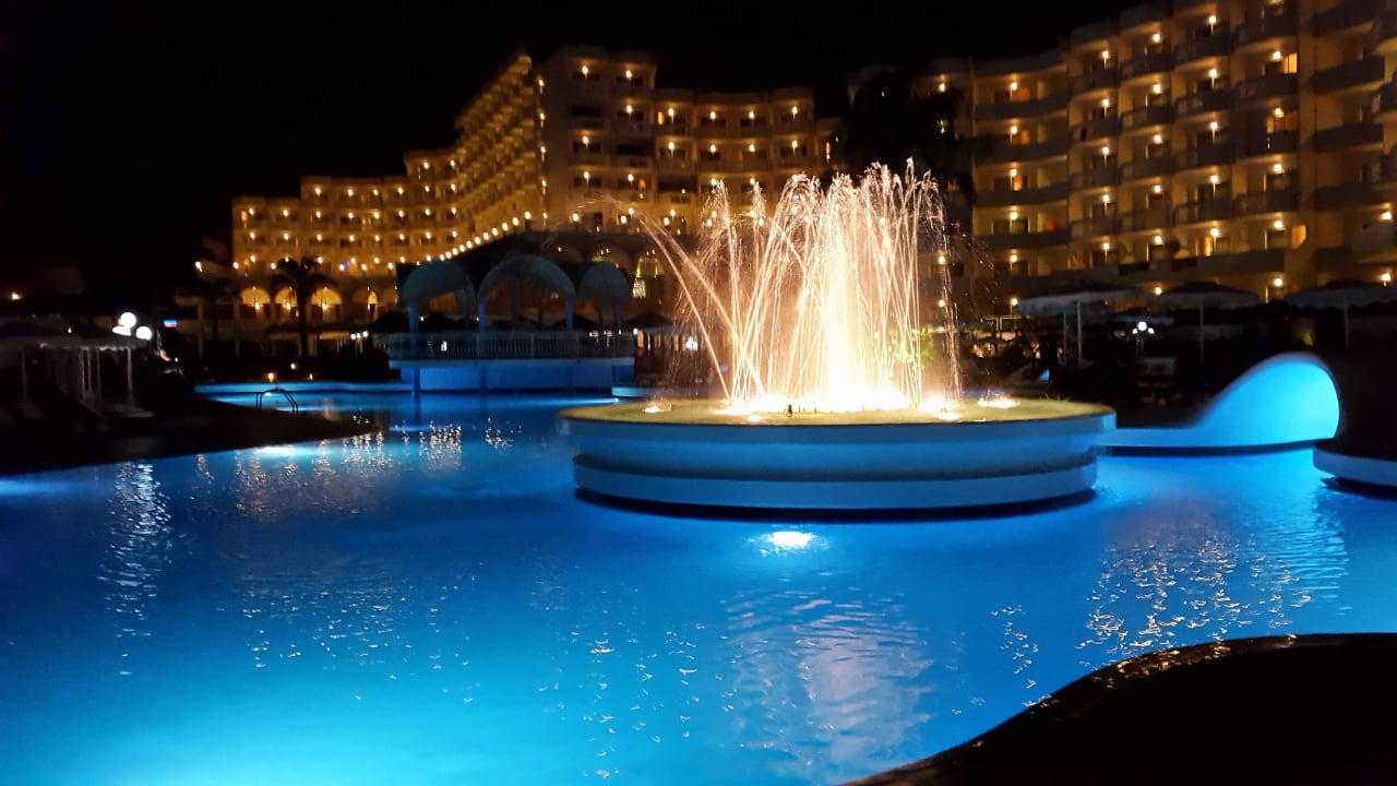 Pool bei Nacht Rodos Palladium Leisure & Wellness