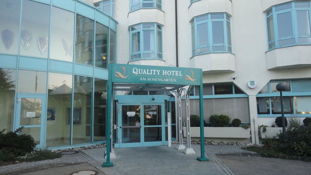 Hoteleingang Hotel am Rosengarten