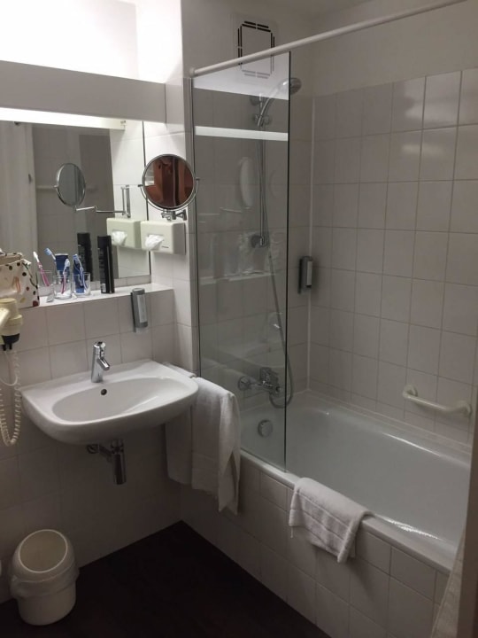 Unser Badezimmer Victor's Residenz-Hotel München