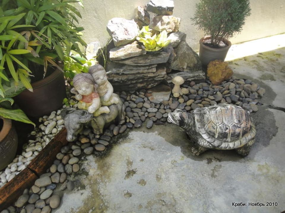 На балконе Avani Ao Nang Cliff Krabi Resort