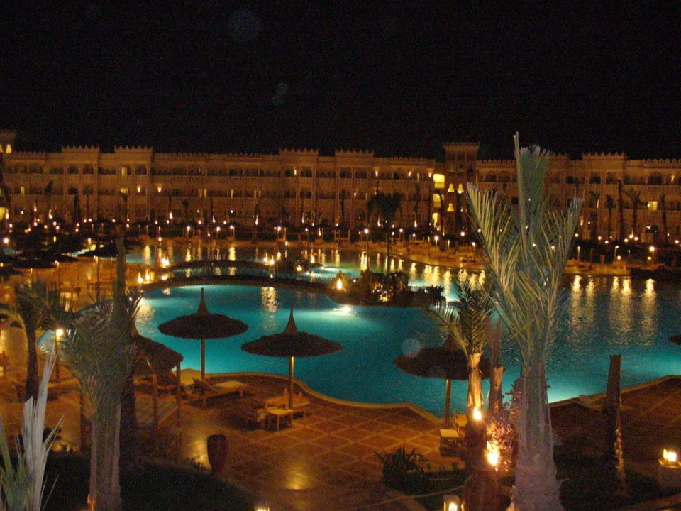Pool bei Nacht Pickalbatros Palace Resort
