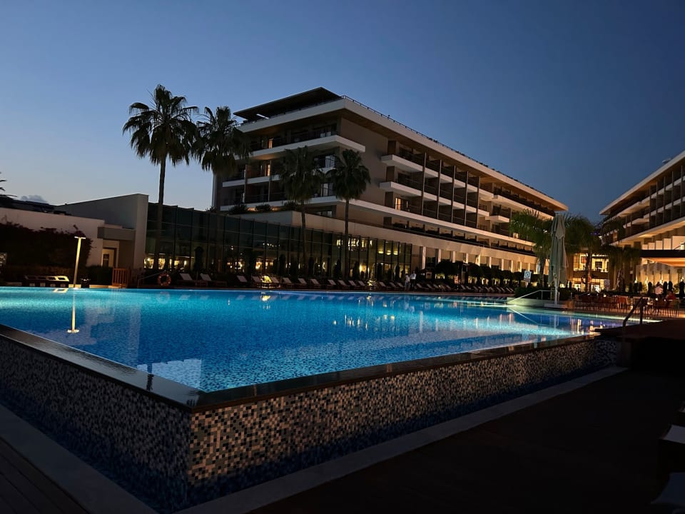 Außenansicht Acanthus Cennet Barut Collection
