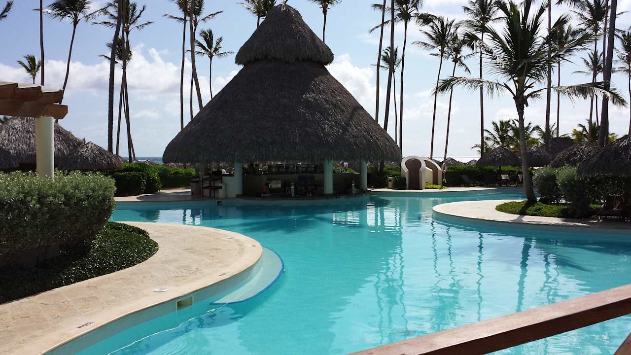 Swimupbar und Hauptpool Secrets Royal Beach Punta Cana - Adults only